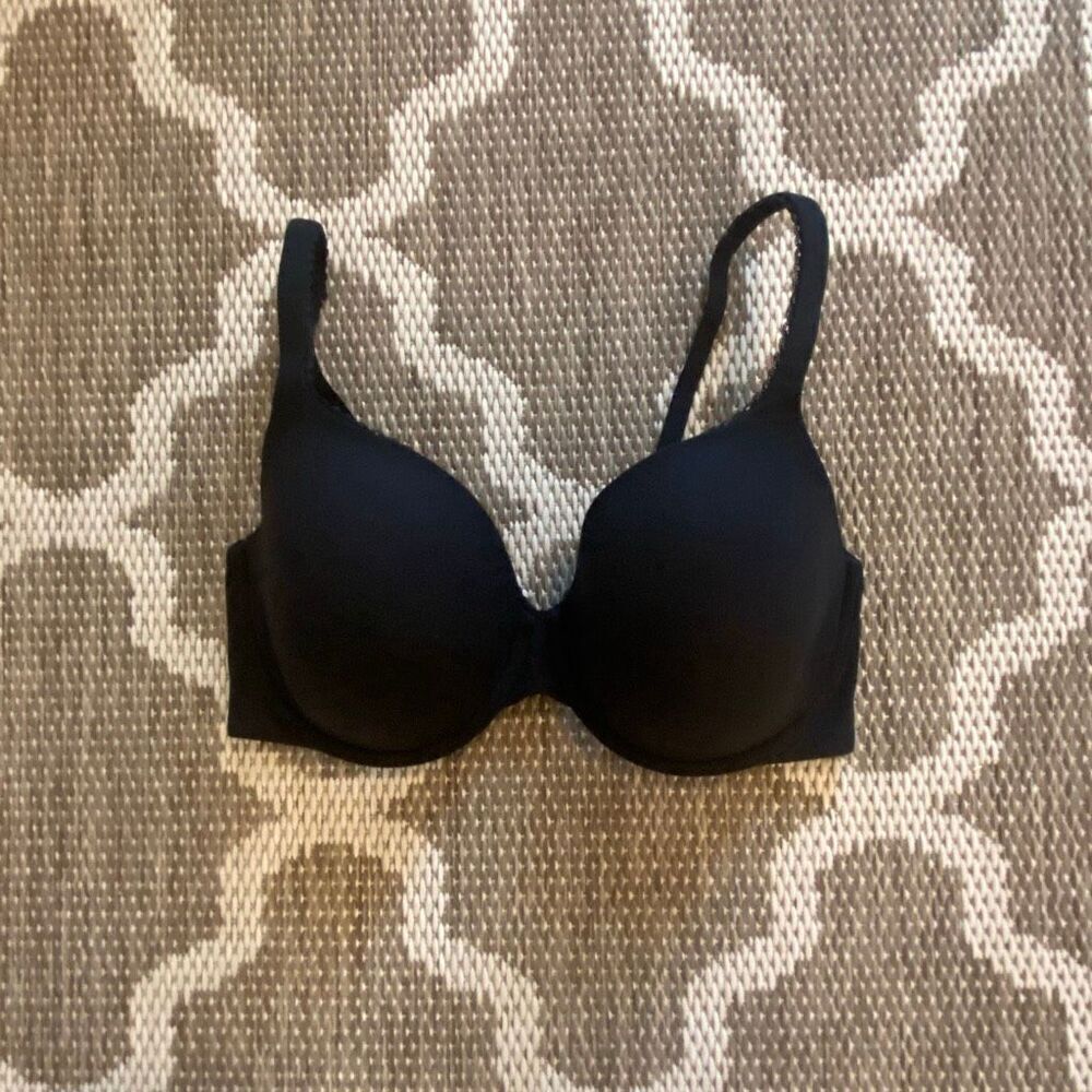 Victoria’s Secret bra lined perfect coverage bra size 34DD